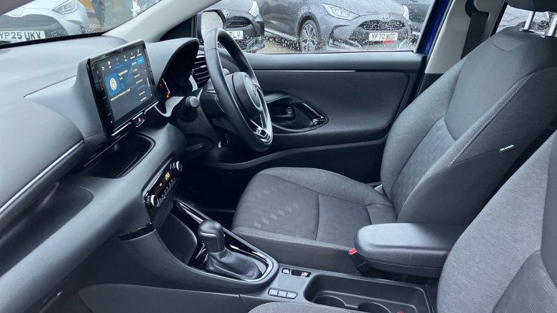 Toyota Yaris 1.5 Hybrid Design 5dr CVT Hybrid Hatchback